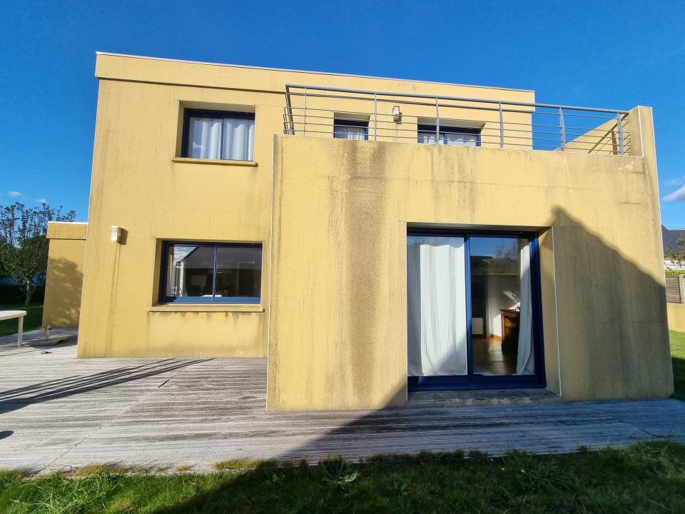 Avant travaux de ravalement de façade à Lannilis, état d'origine - Taloc Façades