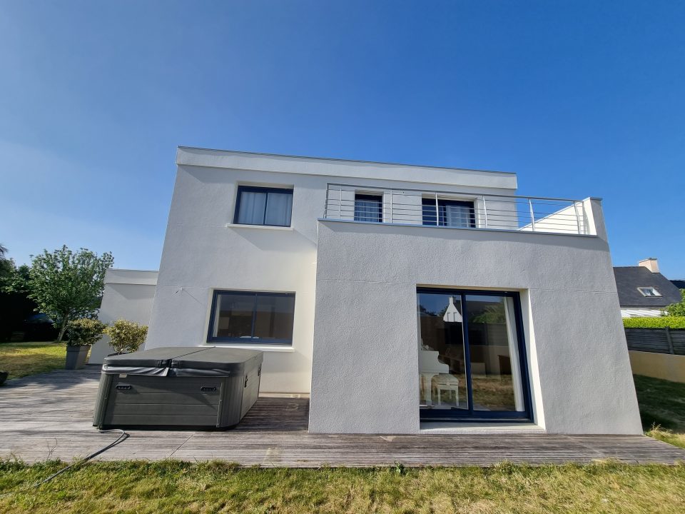 Façade après traitement AQUASTOP GM à Lannilis par Taloc Façades, humidité traitée