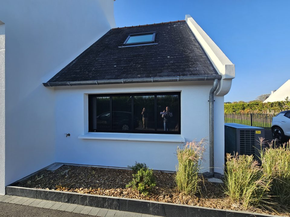 Façade après traitement AQUASTOP GM à Ploudalmézeau par Taloc Façades, humidité traitée